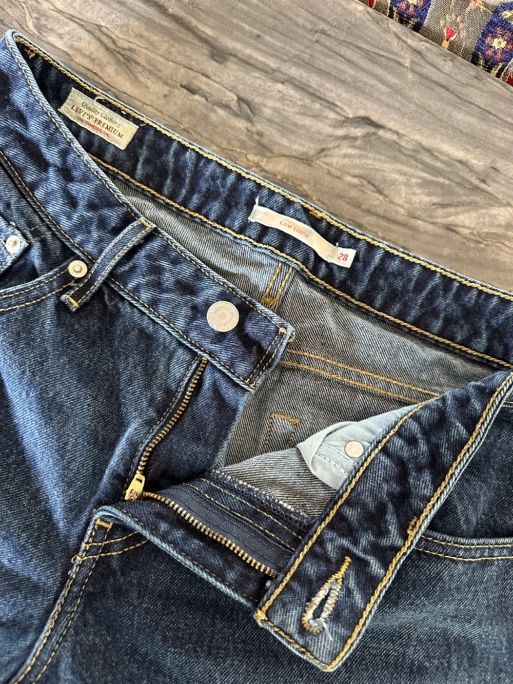 Levi's Low Loose Women's Dark Blue Jeans Size 28 with 30” Inseam - Picture 4 of 7
